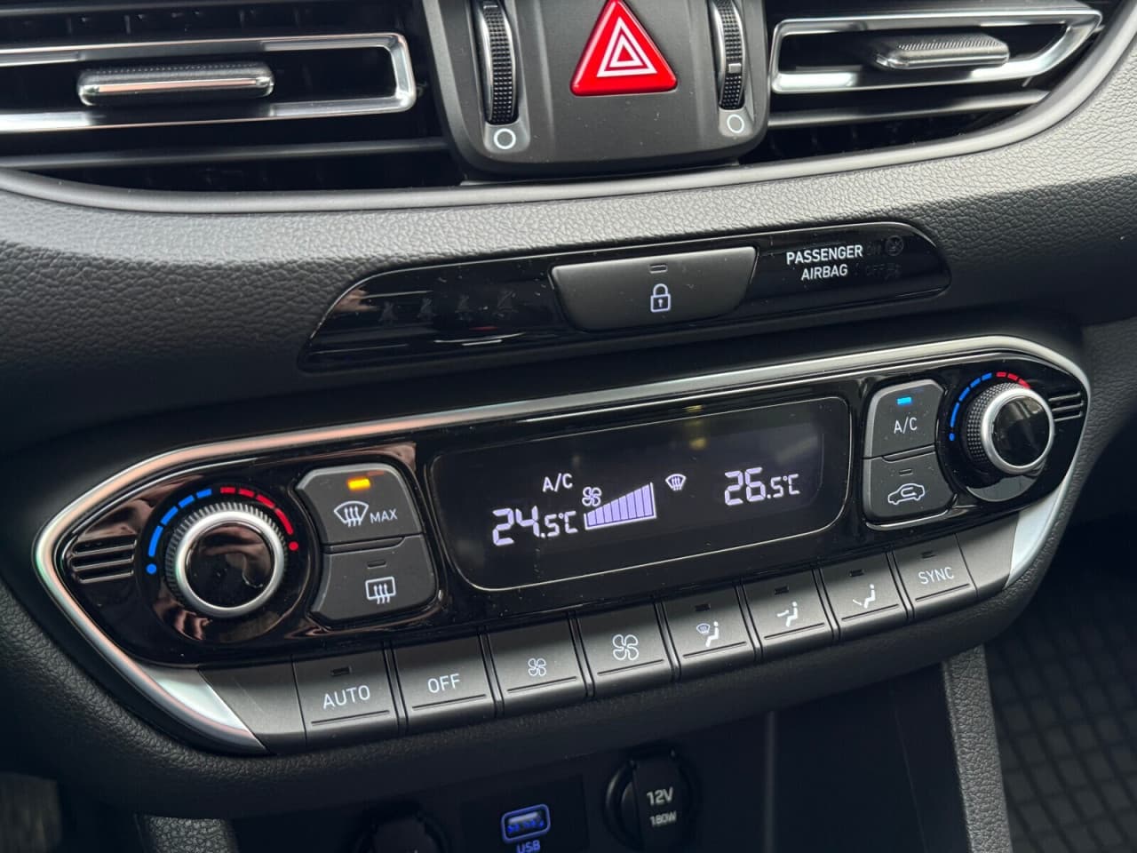 Hyundai i30 - zdjęcie 17
